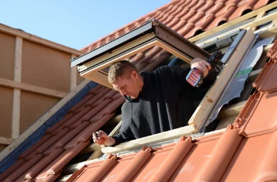 Pose de fenêtres de toit Velux à Bury